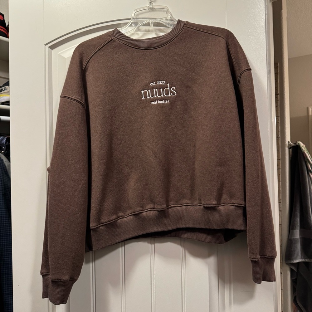 Nuuds embroidered cropped sweatshirt in coffee size small